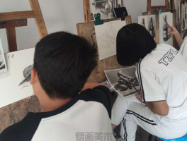 6月11日易画美术培训的部分学员们